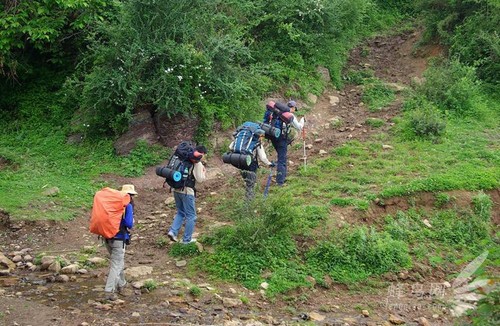 大山深处的感动 ：“爱心背包”温暖了中国